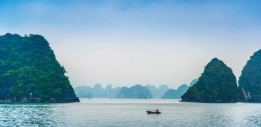 Karst Manzarası Halong Körfezi, Vietnam