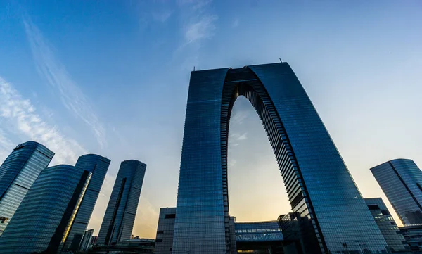 Uitzicht Hoge Wolkenkrabber China Tijdens Zonsondergang Stedelijke Achtergrond — Stockfoto