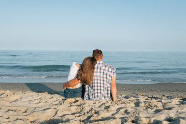 Adam kız, dikiz kucaklayan