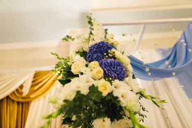 düğün çiçekleri kemer süslemeleri