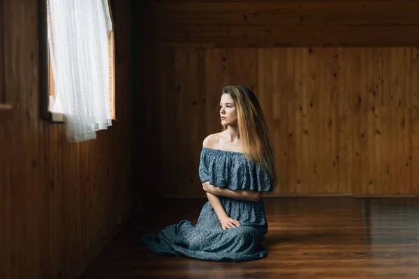 Ricreazione. casa di solitudine di legno — Foto Stock