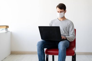 Karantina ve salgın sırasında öğrenci yaşam tarzı. Coronavirus kontrol konsepti. Metin için yer.