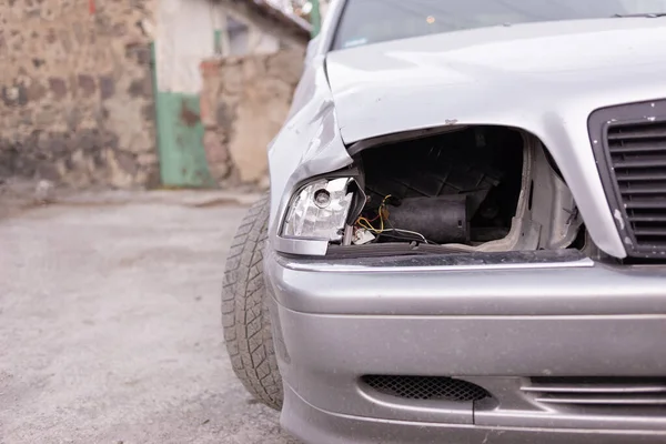 Nahaufnahme Eines Kaputten Autoscheinwerfers Die Folge Der Kollision Platz Für — Stockfoto