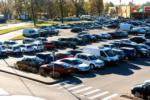 Parkeringsplats. Lettland — Stockfoto