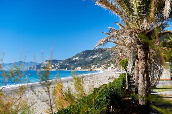 Spiaggia vuota. Provincia di Savona, Liguria. Italia — Foto Stock