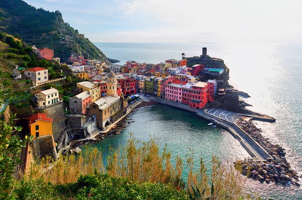 对 Vernazza 的鸟瞰图。意大利 — 图库照片