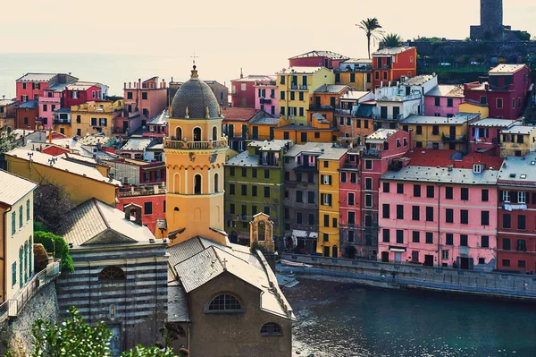 Ancient architecture of Vernazza. Italy — Stock Photo, Image