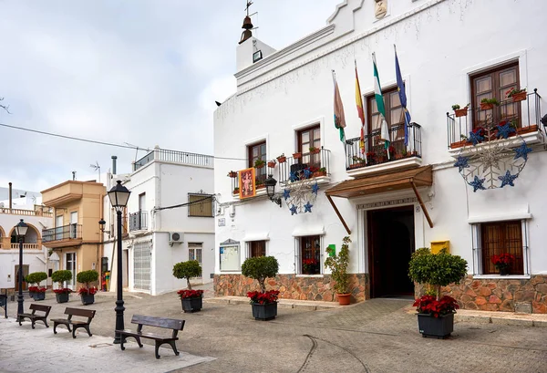 Leerer zentraler platz des felix dorfes an heiligabend. Spanien — Stockfoto