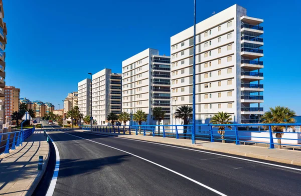 Calle vacía de La Manga. España — Foto de Stock