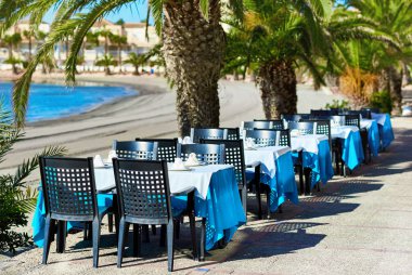 Açık hava restoranı La Manga. İspanya