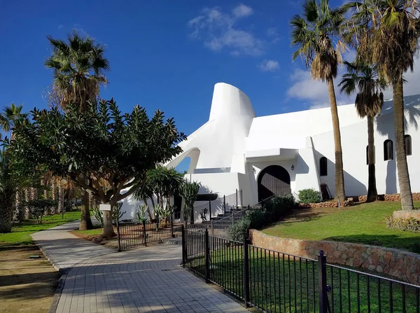 Exterior de una iglesia de Aguadulce. España — Foto de Stock