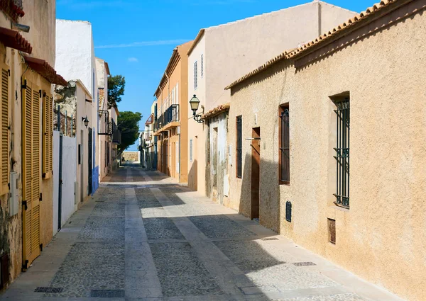 Charmiga smala gata i ön Tabarca. Spanien — Stockfoto
