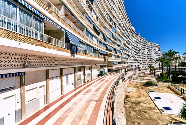 Πολυόροφο κτίριο του San Juan de Alicante. Κόστα Μπλάνκα. Ισπανία — Φωτογραφία Αρχείου