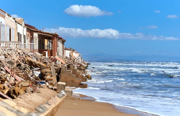 Κατεστραμμένα σπίτια παραλία. Ισπανία — Φωτογραφία Αρχείου