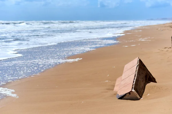 Bazsó beach a vihar után. Guardamar del Segura. Spanyolország — Stock Fotó