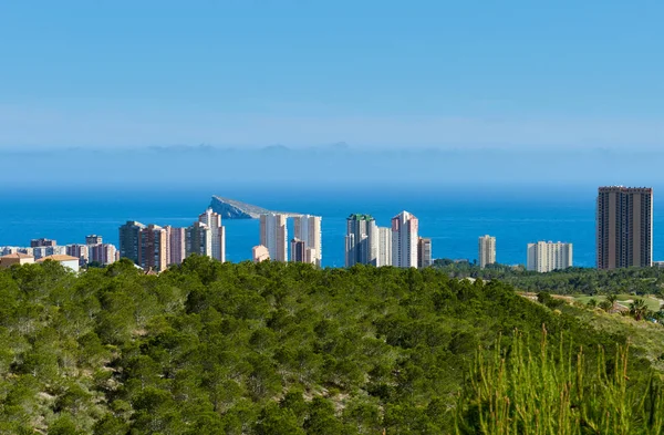 Kijk naar de stad van Benidorm. Spanje — Stockfoto