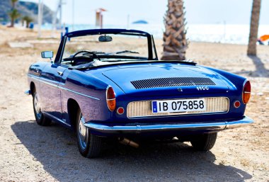 Renault Caravelle sahilde