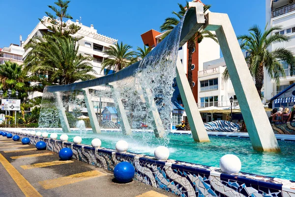 Fontän i staden Torrevieja. Costa Blanca. Spanien — Stockfoto