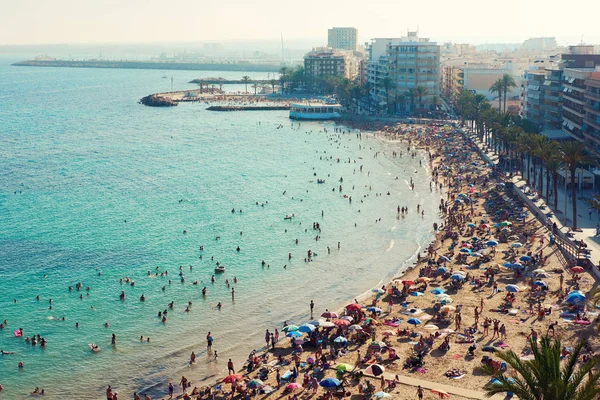 Costa di Playa del Cura nella città di Torrevieja. Spagna — Foto Stock