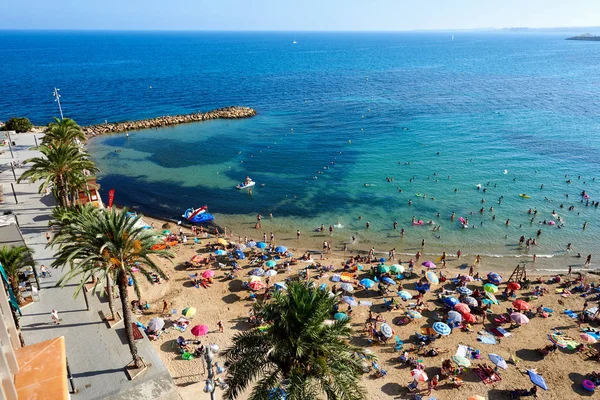 Wybrzeża Playa del Cura w mieście Torrevieja. Hiszpania — Zdjęcie stockowe