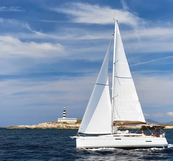 White sailboat in the Mediterranean sea. Ibiza — Stock Photo, Image