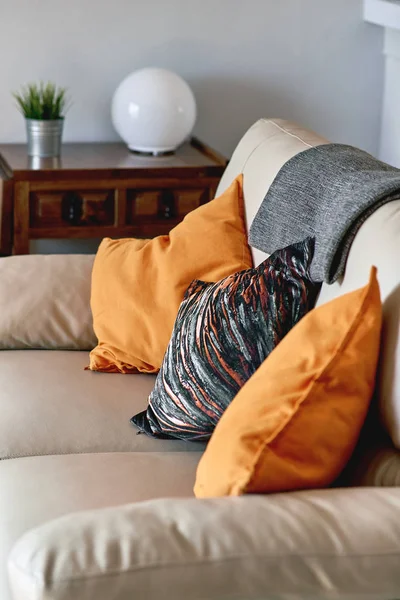 Μαξιλάρια στον καναπέ — Φωτογραφία Αρχείου