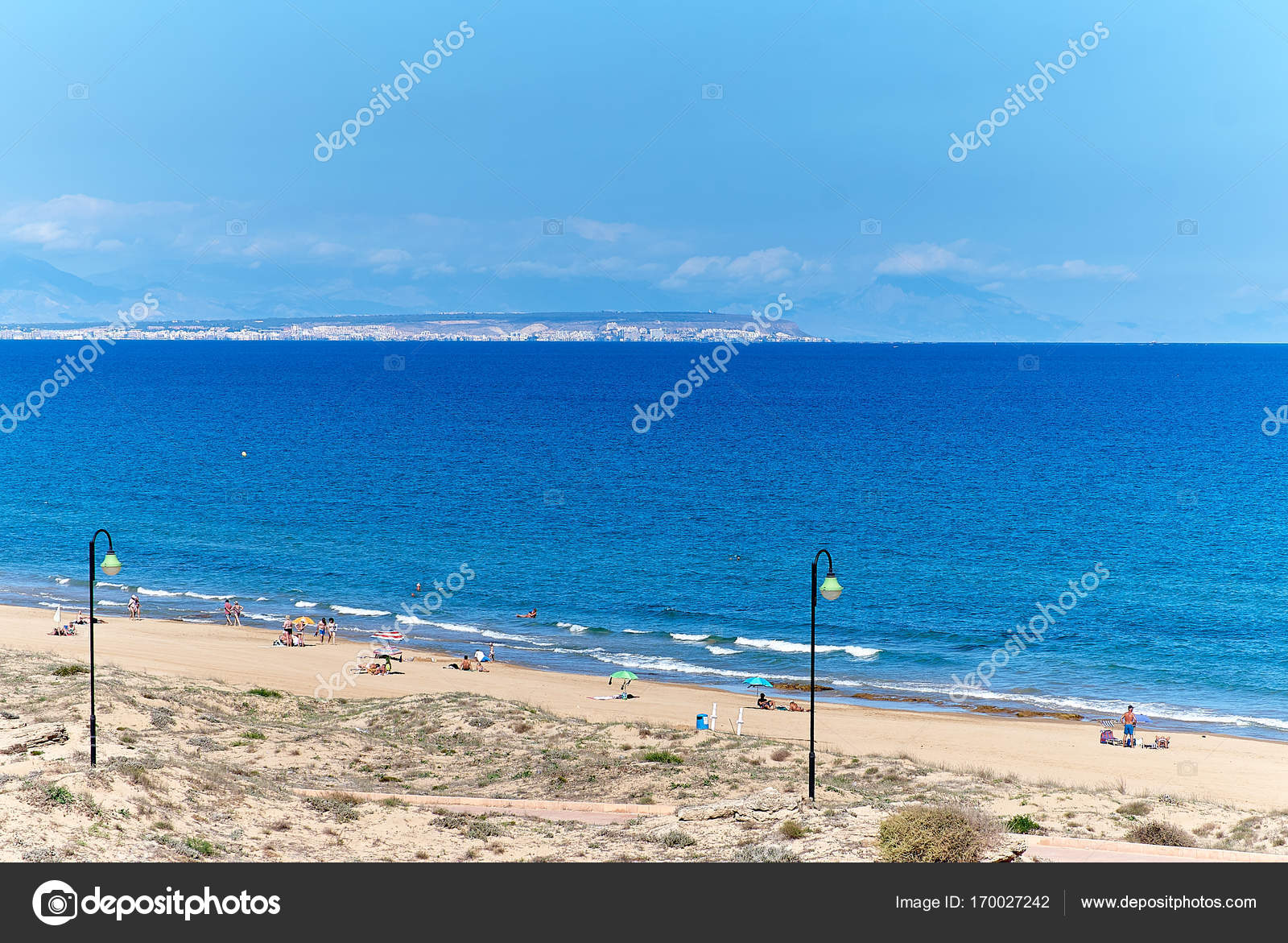 Gens Sur La Plage De La Mata Ville De Torrevieja Costa