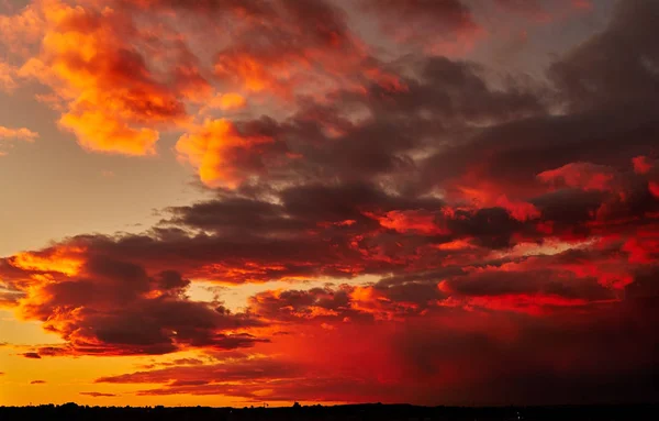 Piękny zachód słońca jasny — Zdjęcie stockowe