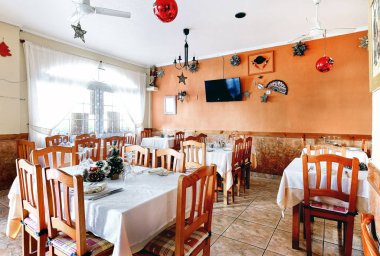 Restoran iç Noel süslemeleri ile