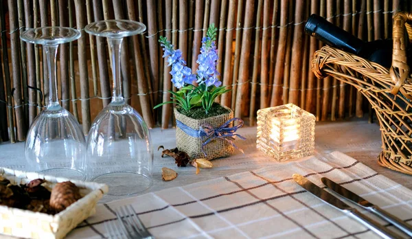 Establecimiento de mesa en un restaurante —  Fotos de Stock