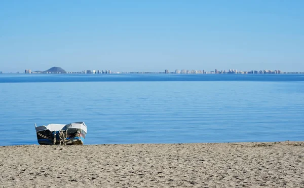 Empty beach of Los Alcazares and view to the La Manga — Stock Photo, Image