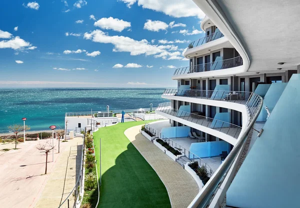 Uitzicht vanaf het balkon van het hotel Middellandse Zee — Stockfoto