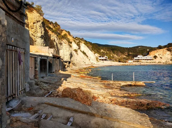 Hort ビーチ ボートのガレージ バレアレス諸島イビサ島 スペイン — ストック写真