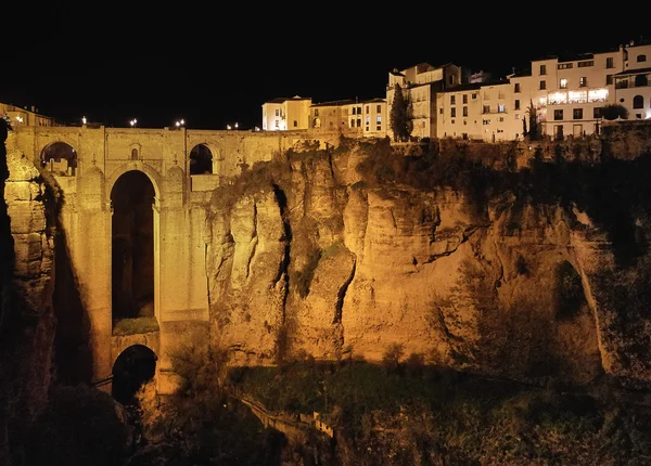 Geceleri Ronda şehrinin havadan görüntüsü. İspanya — Stok fotoğraf