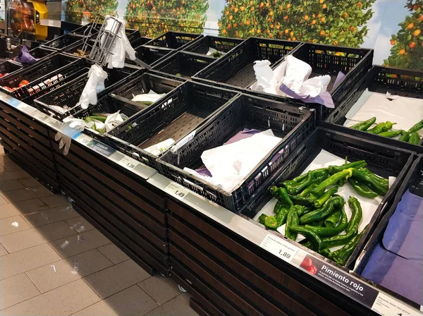 Torrevieja España Marzo 2020 Dentro Cadena Supermercados Comestibles Compradores Vaciando — Foto de Stock