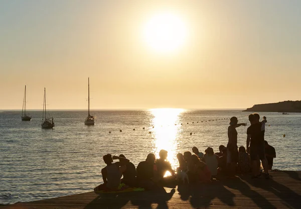 Ibiza Spanien Juni 2017 Människor Vid Solnedgången Calo Des Moro — Stockfoto