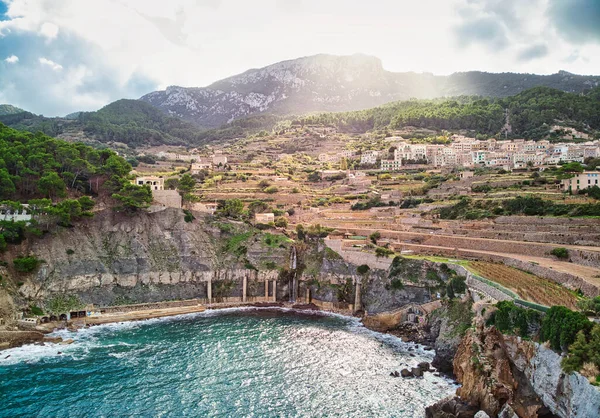 Pintoresca Cala Mar Mediterráneo Laguna Vista Colina Casas Pequeño Pueblo — Foto de Stock