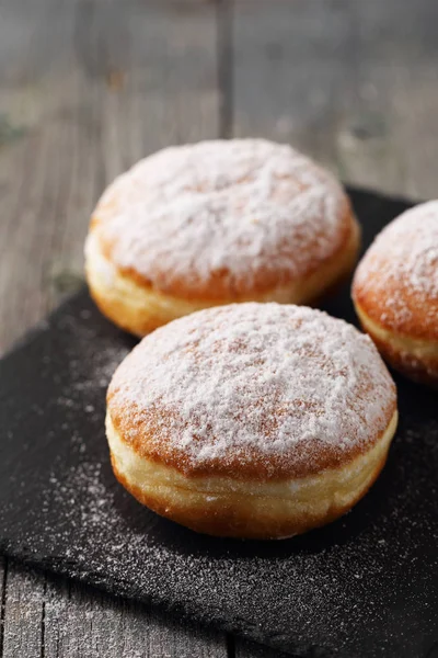 Deliciosos donuts exuberantes berliners — Fotografia de Stock