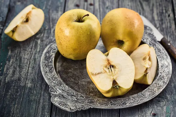 Lóbulo amarillo de las manzanas —  Fotos de Stock