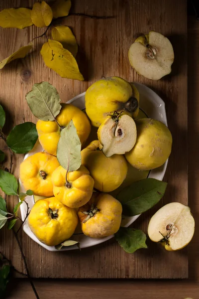 Ripe large quince — Stock Photo, Image