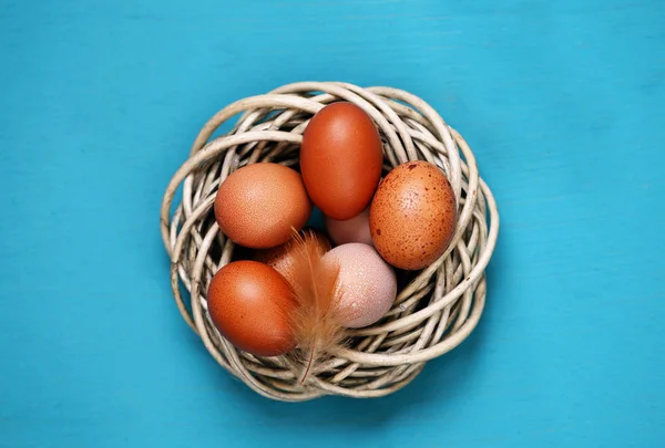 Eggs on a blue background — Stock Photo, Image
