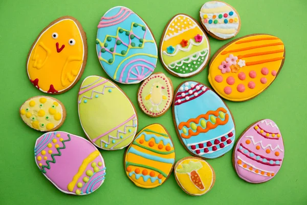 Gingerbread cookies in the form of eggs — Stock Photo, Image