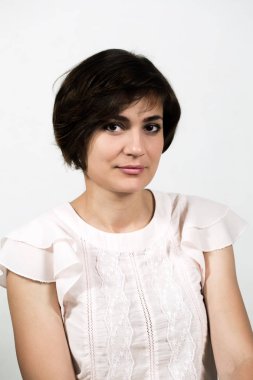Gülümseyen kadın portresi
