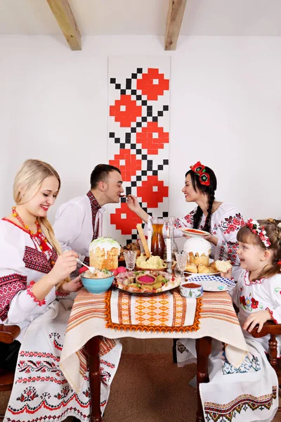 Pasqua cena in famiglia — Foto Stock