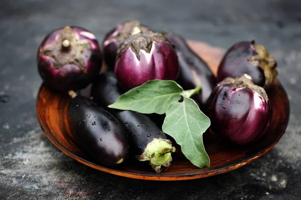 Ripe purple eggplant — Stock Photo, Image