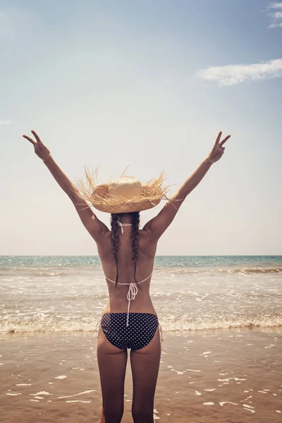 La chica del sombrero — Foto de Stock