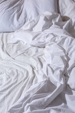 Buruşuk sabah yatak, arka plan