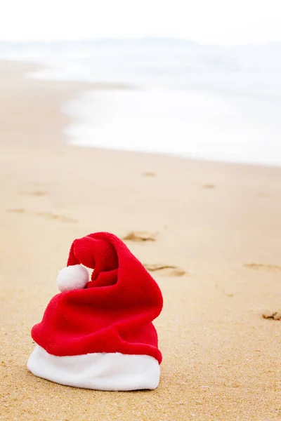 Noel Baba kırmızı şapka. Noel konsepti — Stok fotoğraf