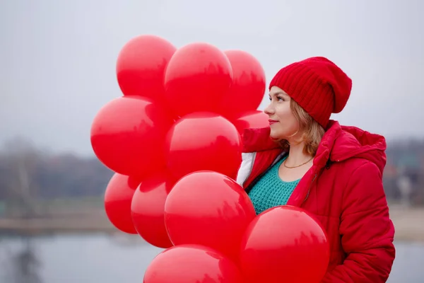 Kız ve hava balonları — Stok fotoğraf