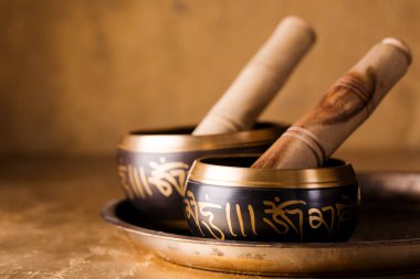 İyileşmek için şarkı söylemek, Reiki konsepti..